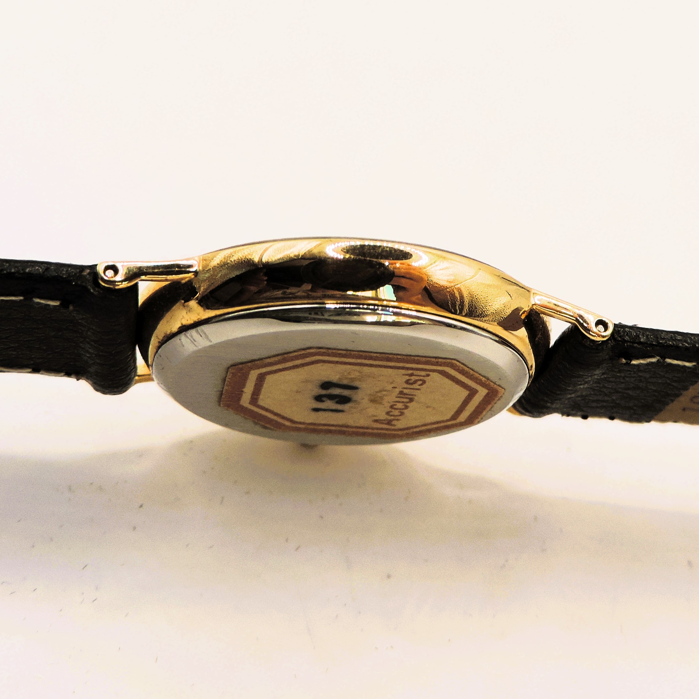 Accurist Slim Watch #137000 Gold Plated Leather Strap Original Box New Battery Working - Image 6 of 8