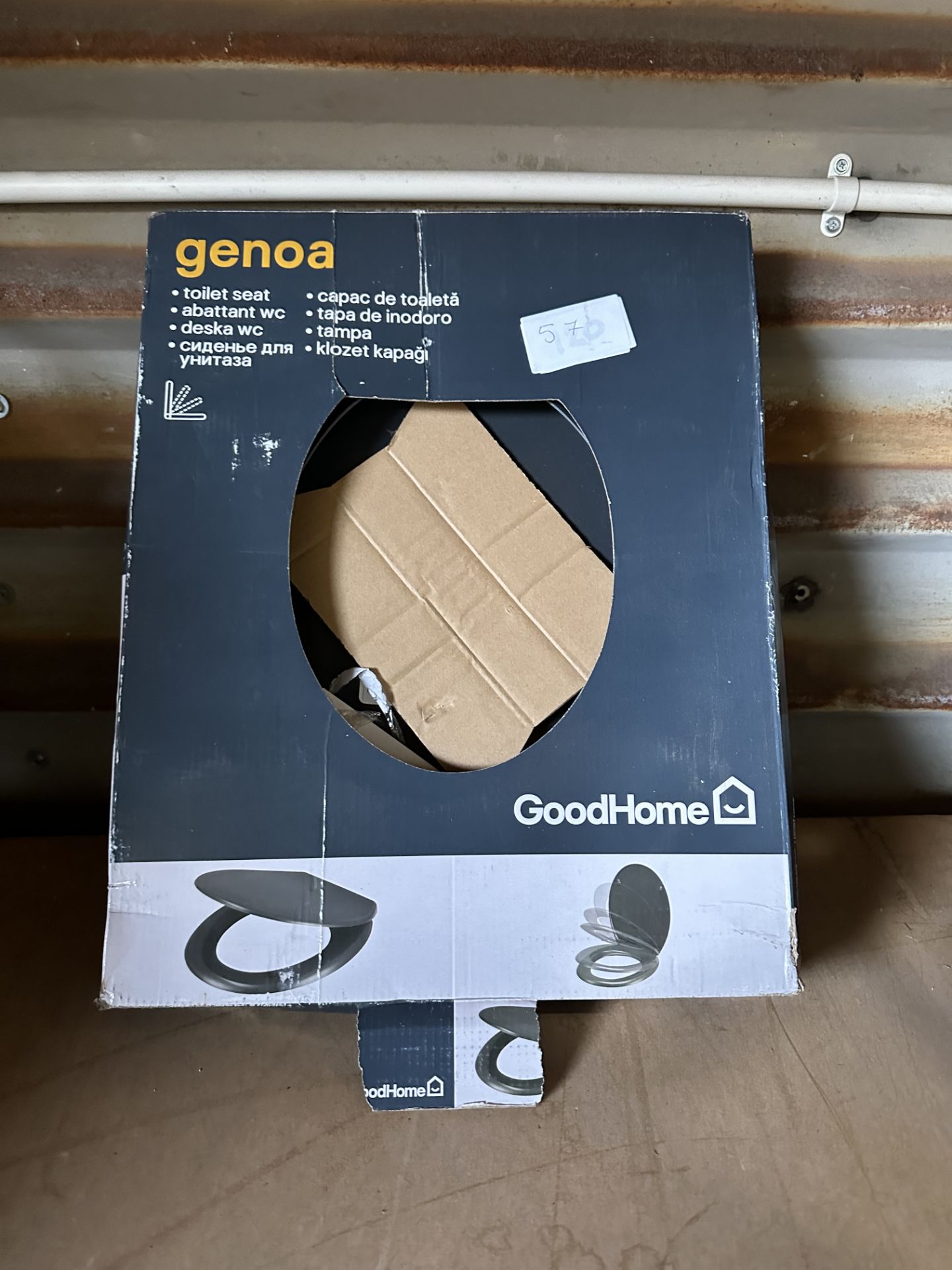 GoodHome Genoa Toilet Seat. RRP £30. Grade U