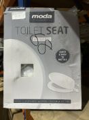 Moda Toilet Seat. RRP £40. Grade U
