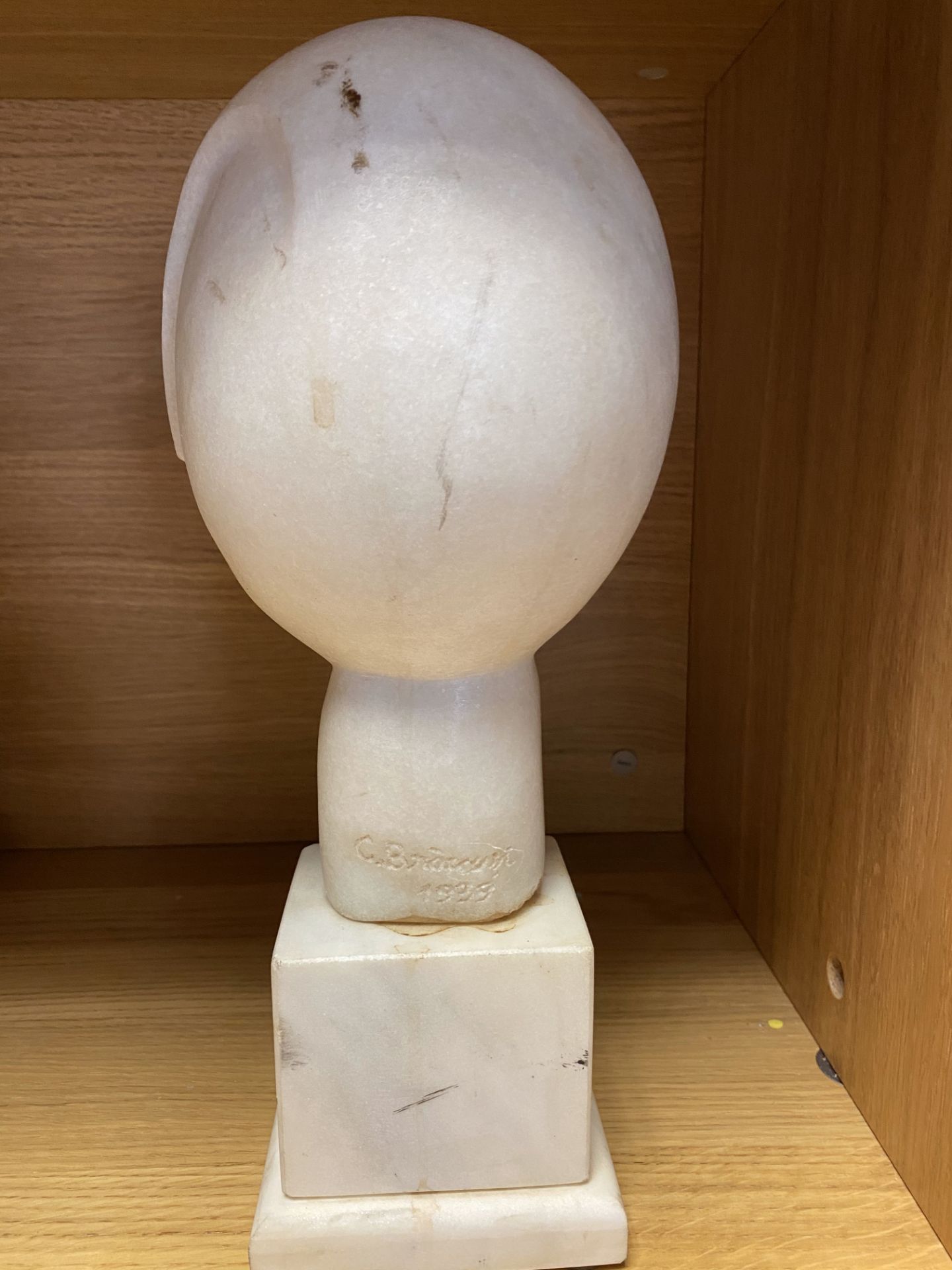 Constantin Brancusi (1876/1957) Marble Head Art Sculpture Signed and Dated 1939 - Image 4 of 18