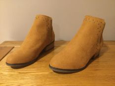 Dolcis “Wendy” Low Heel Ankle Boots, Size 3, Tan - New RRP £45.99