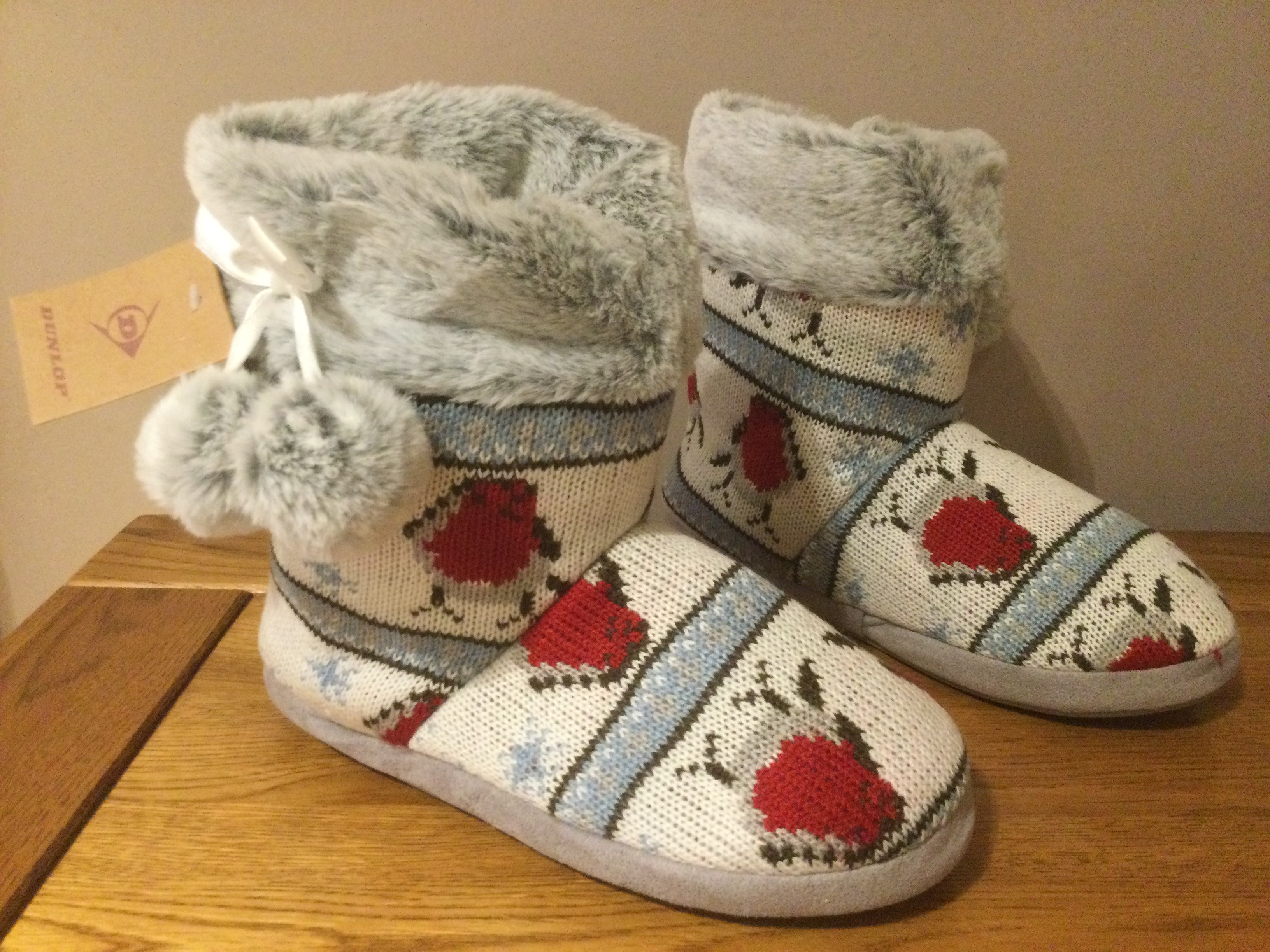 Dunlop “Robin” Cosy Fur Lined Slipper Boots With Pom Pom, Size S (3/4) - New