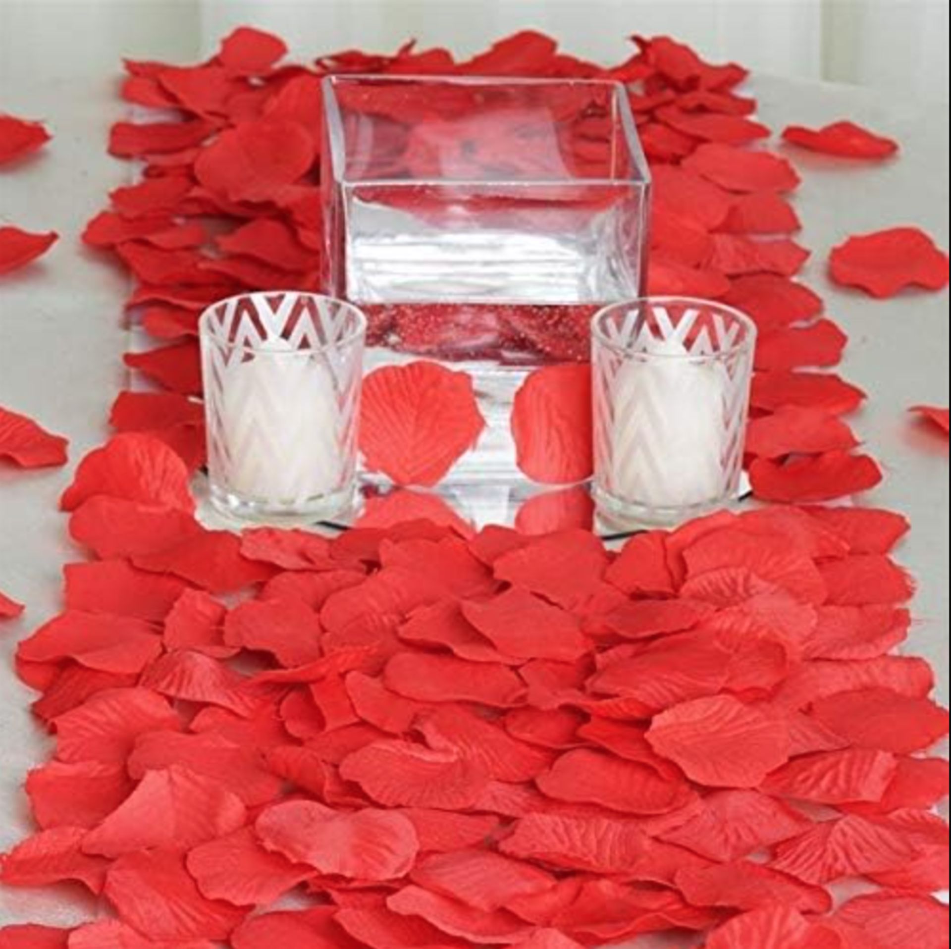 100Pcs Deep Red Silk Rose Petals Valentines Day Wedding Confetti RRP£3