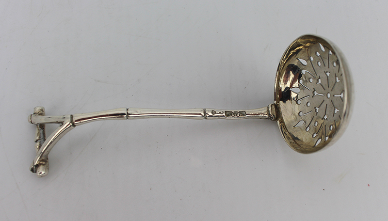 Late Victorian Solid Silver Sugar Sifter Spoon - Image 5 of 5