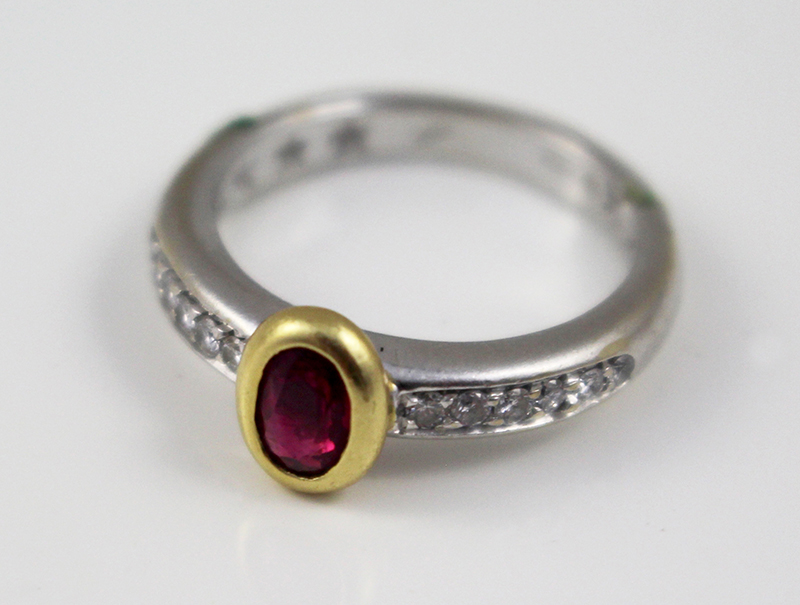 Ruby Rub Over Diamond 18ct White Gold Ring - Image 2 of 5