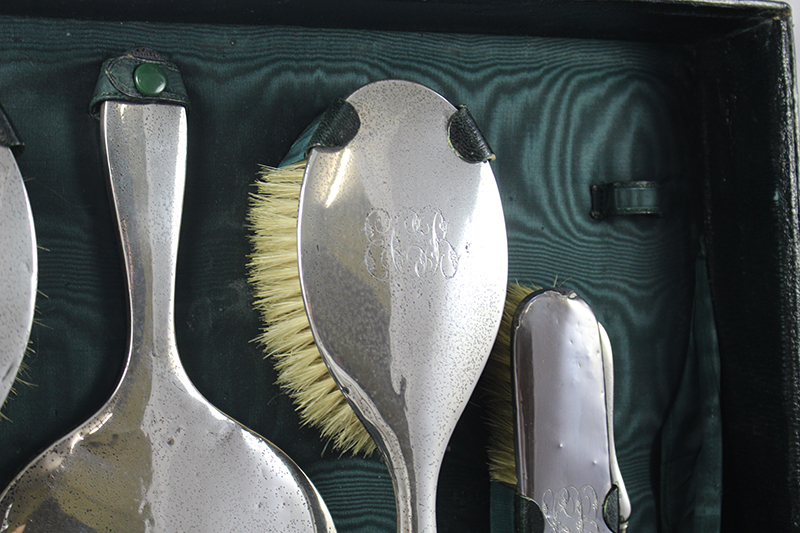 Early 20th c. Cased Silver Travelling Vanity Case by Walker & Hall - Image 5 of 16