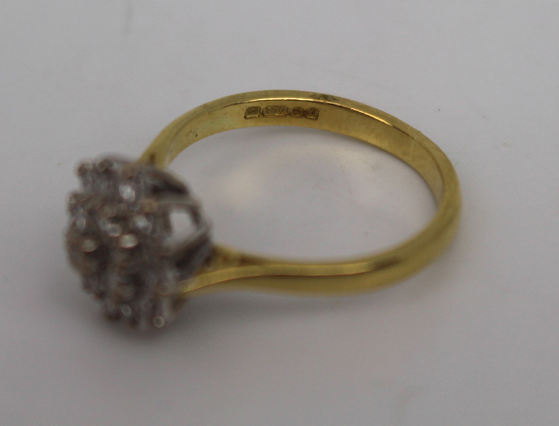 Diamond Cluster Ring - Image 4 of 7