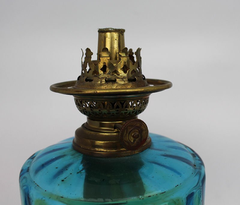 Victorian Oil Lamp with Blue Glass Font - Image 5 of 6