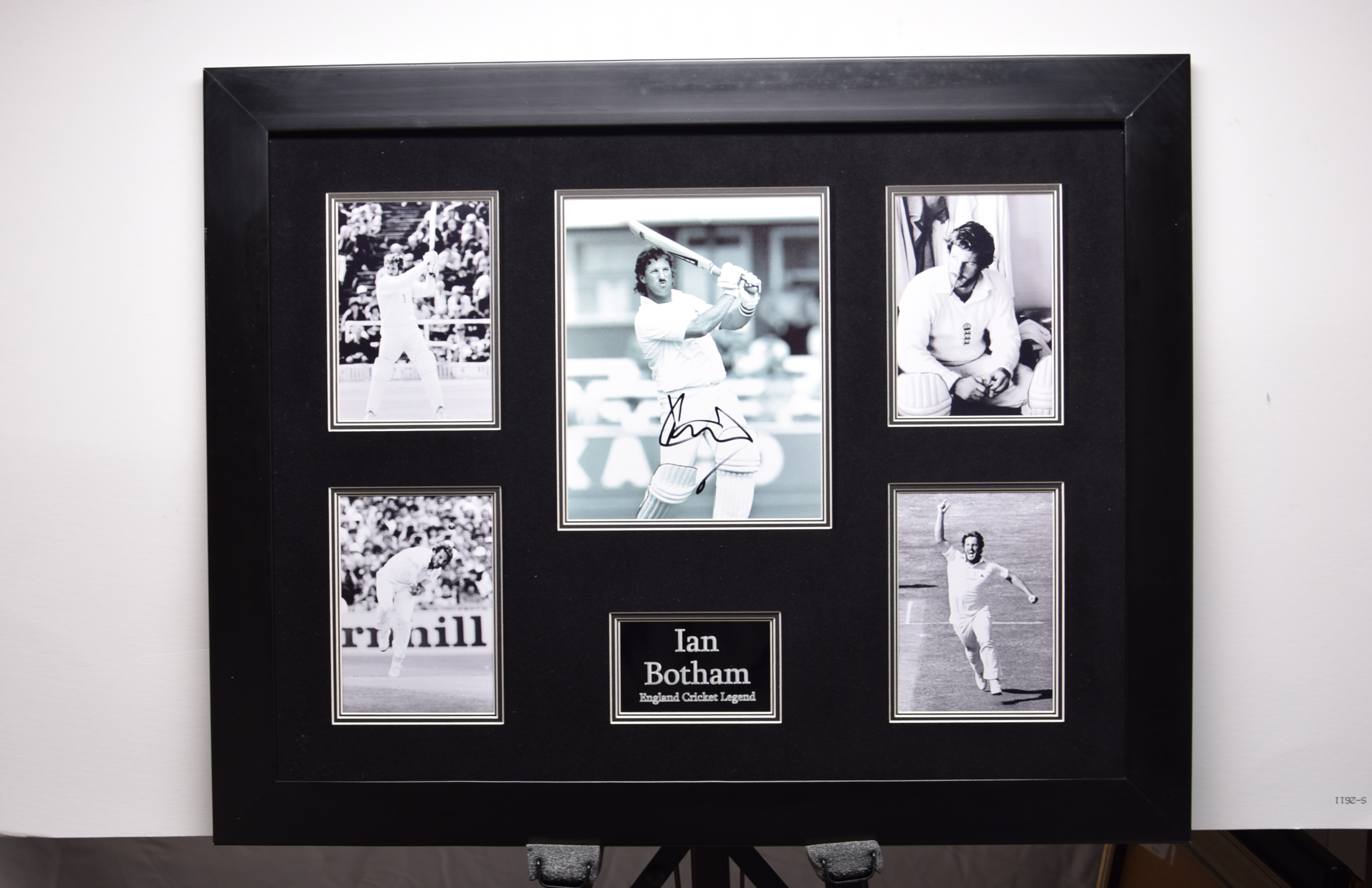 Ian Botham Framed Original Signature Presentation