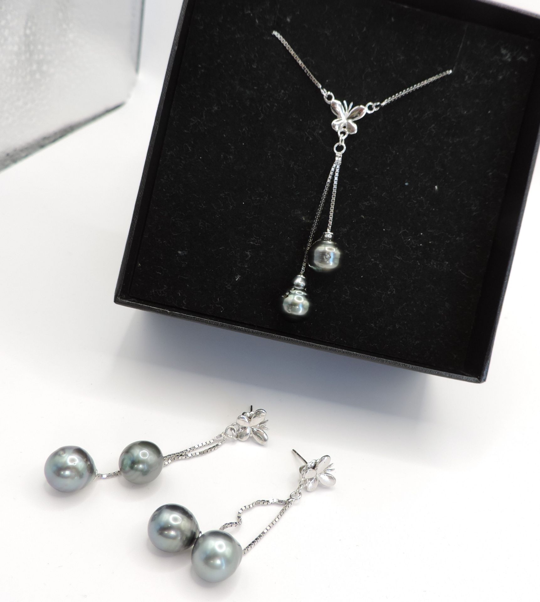 Sterling Silver Cultured Peal Necklace and Earring Set New with Gift Box - Image 4 of 5