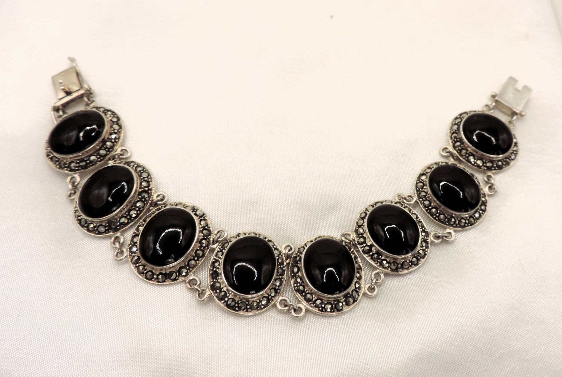 Vintage Sterling Silver Black Onyx & Marcasite Bracelet with Gift Box - Image 3 of 5