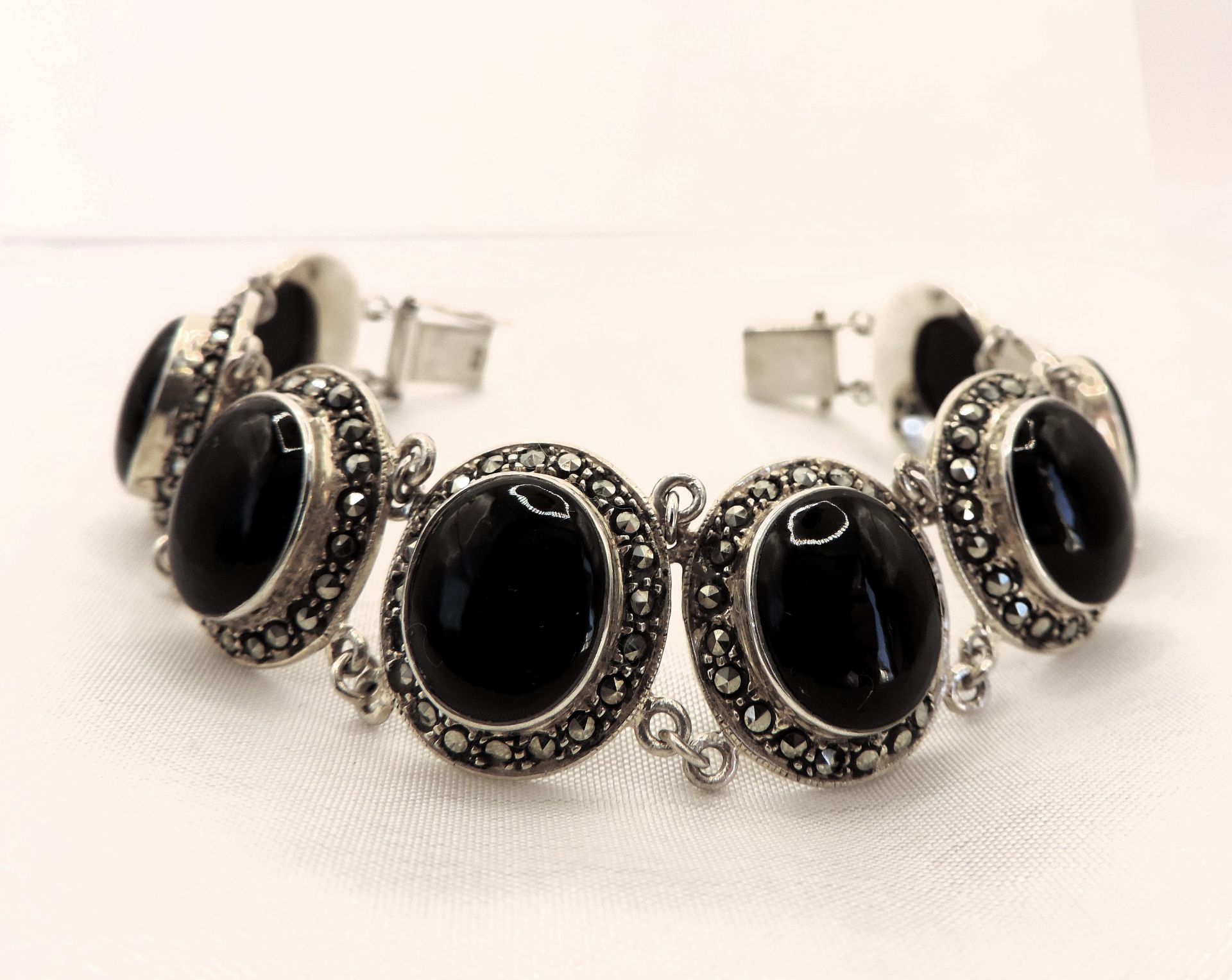 Vintage Sterling Silver Black Onyx & Marcasite Bracelet with Gift Box - Image 4 of 5