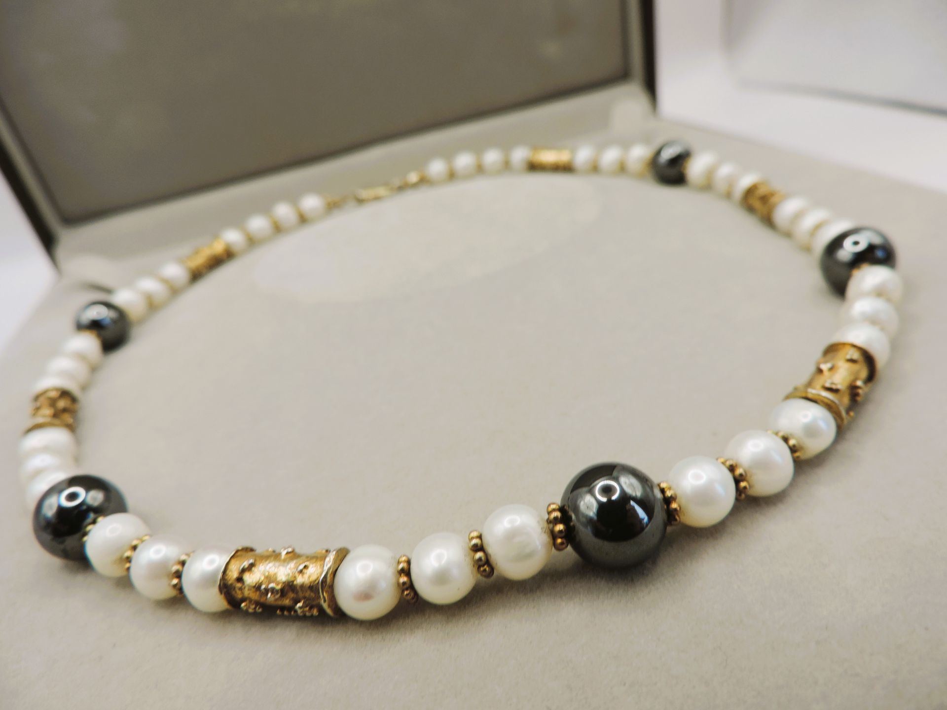 Gold on Silver Cultured Pearl & Bead Necklace with Gift Box - Image 4 of 7