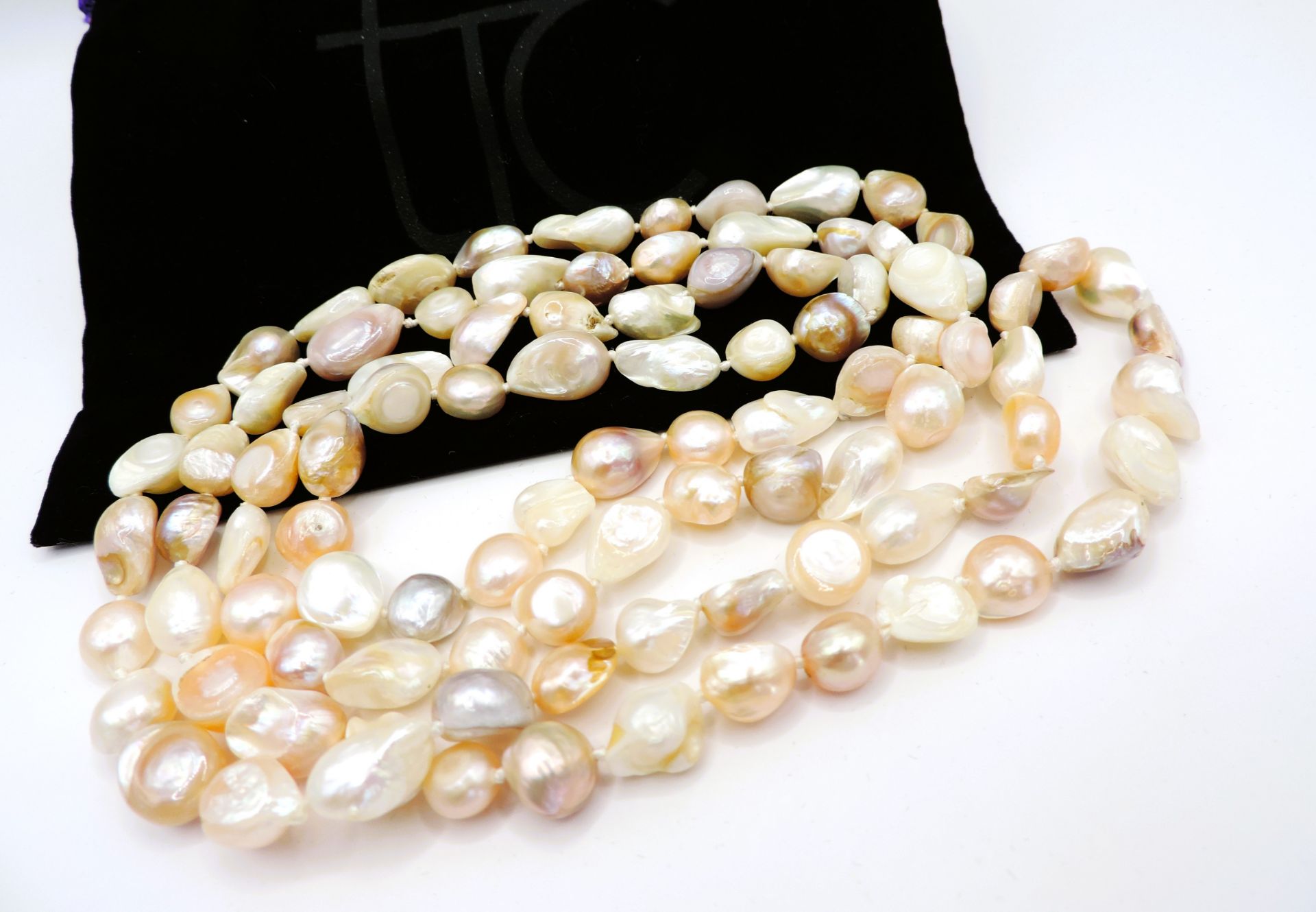 44 inch Opera Length Cultured Pearl Necklace New with Gift Pouch - Image 3 of 3