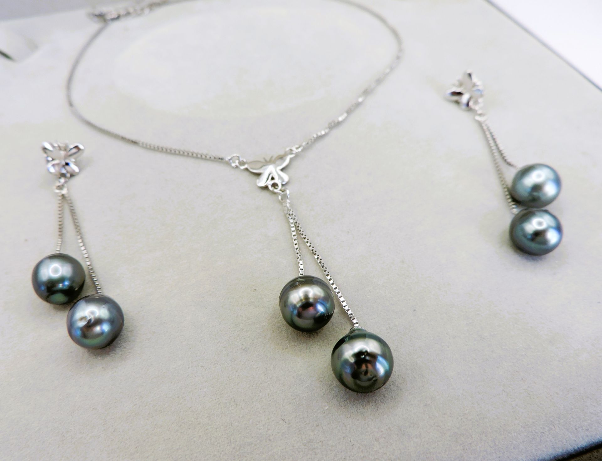 Sterling Silver Cultured Peal Necklace and Earring Set New with Gift Box - Image 3 of 5