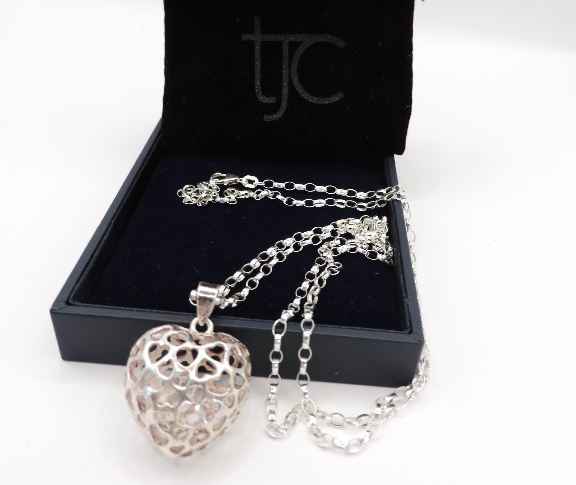 Sterling Silver Filigree Heart Pendant Necklace New with Gift Pouch - Image 2 of 3