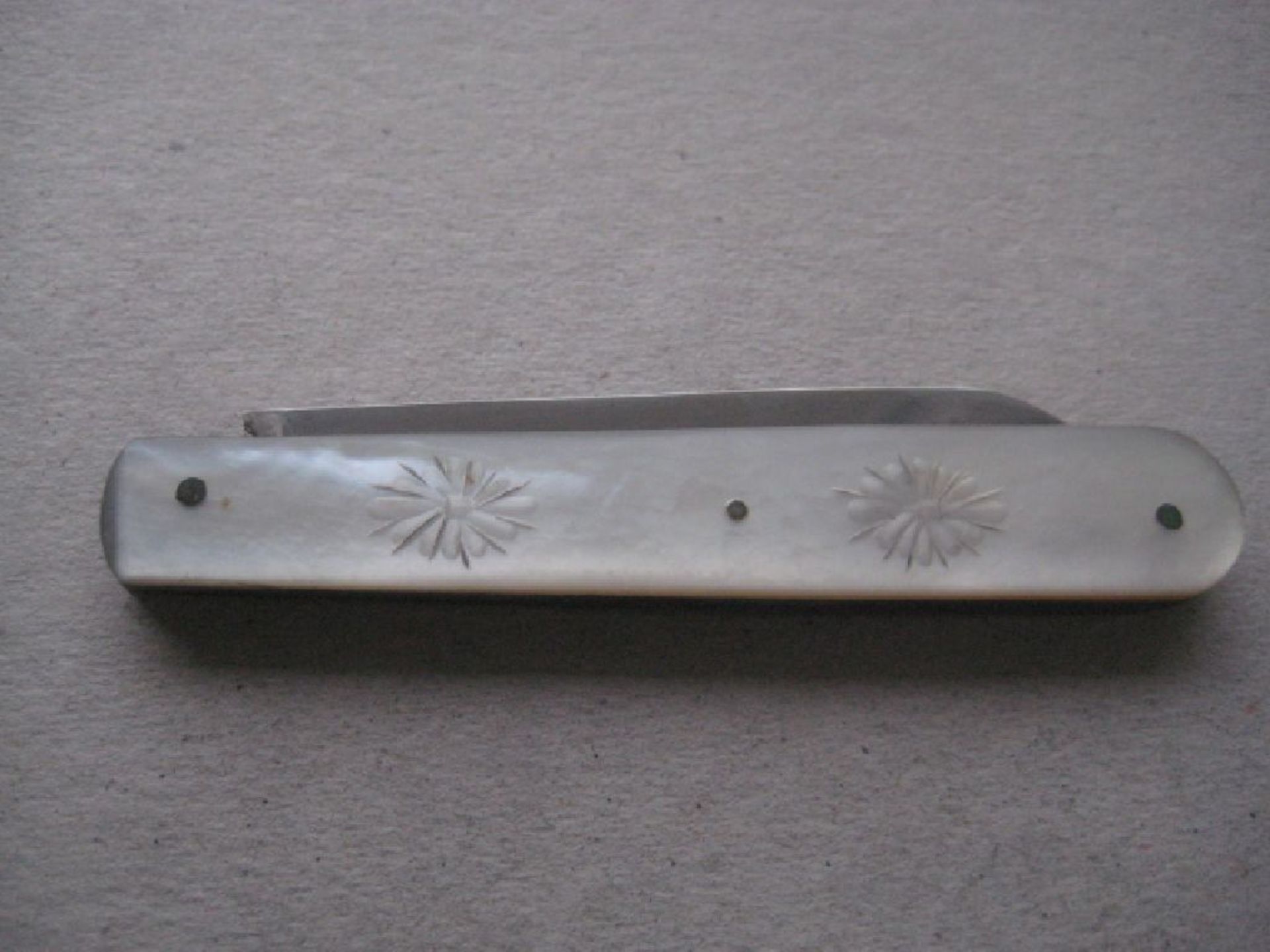 George V Mother of Pearl Hafted Silver Bladed Folding Fruit Knife - Image 9 of 9