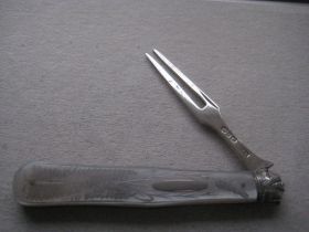 Victorian Mother of Pearl Hafted Silver Bladed Folding Fruit Fork