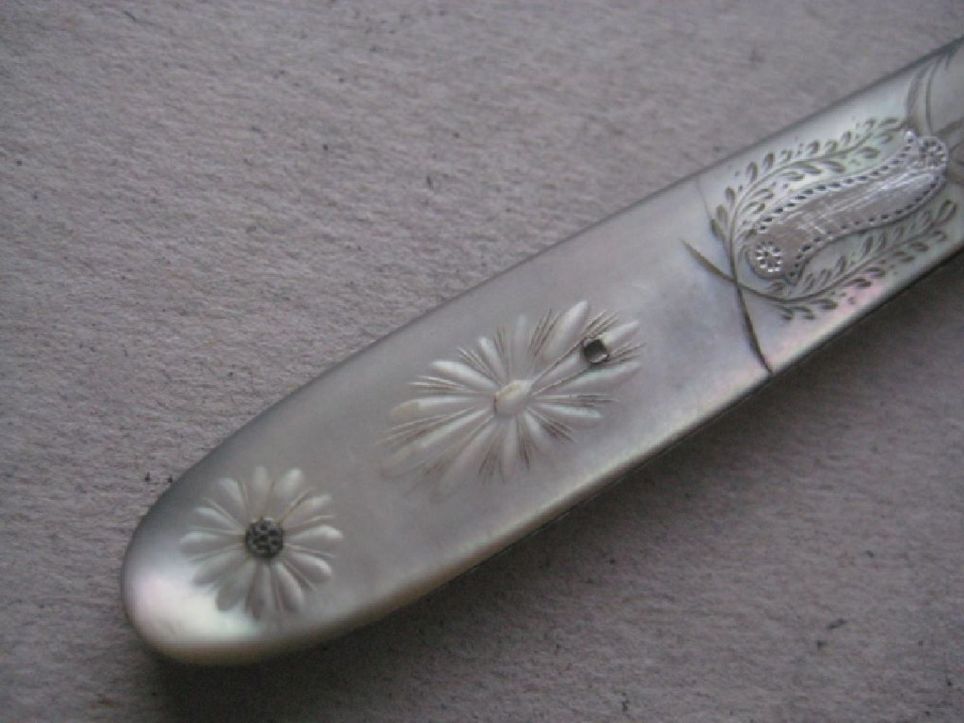 Rare George III Mother of Pearl Hafted Silver Bladed Folding Fruit Knife and Folding Fork - Image 3 of 10