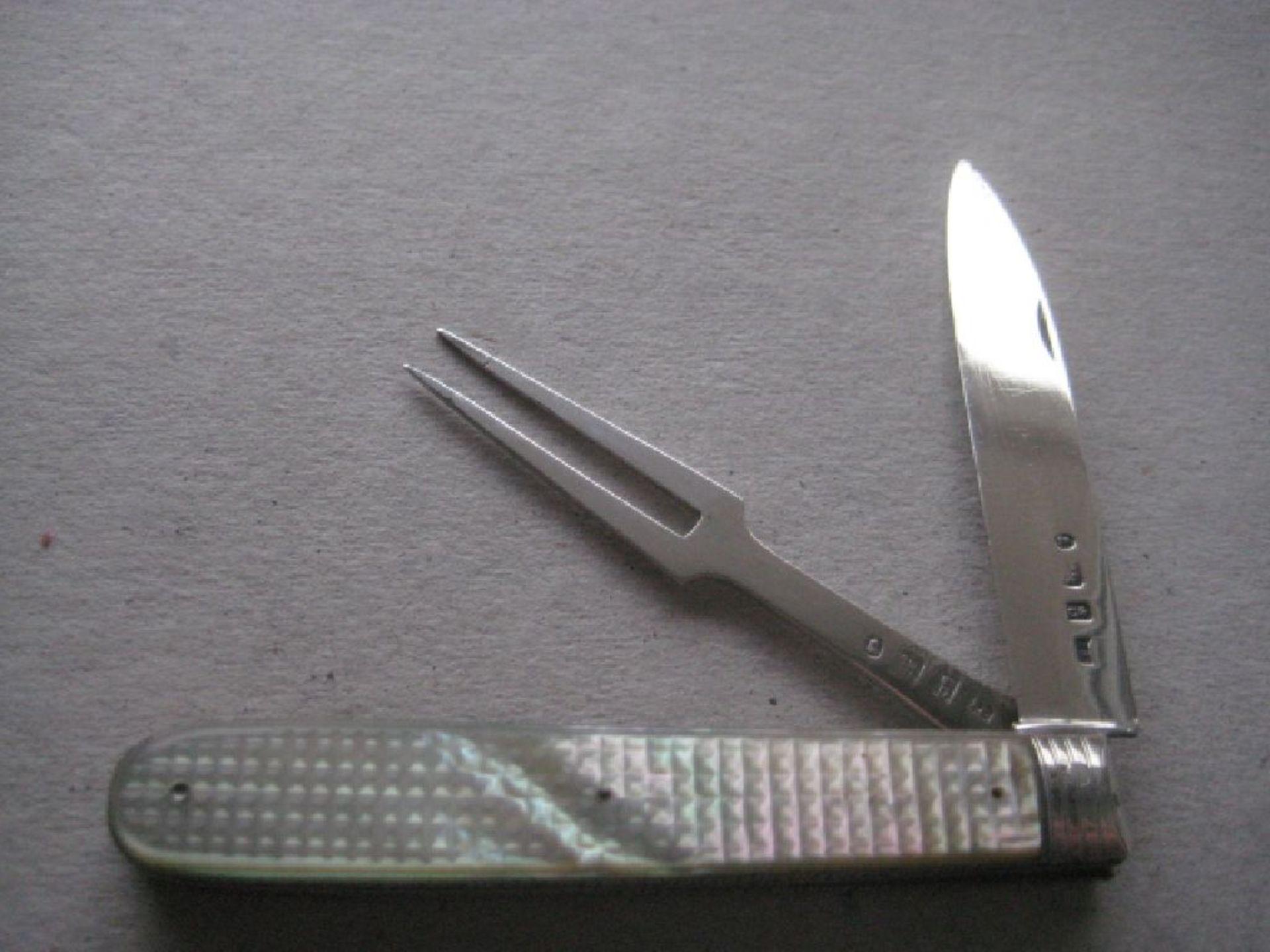 George IV Mother of Pearl Hafted Slotting Silver Bladed Folding Fruit Knife and Fork