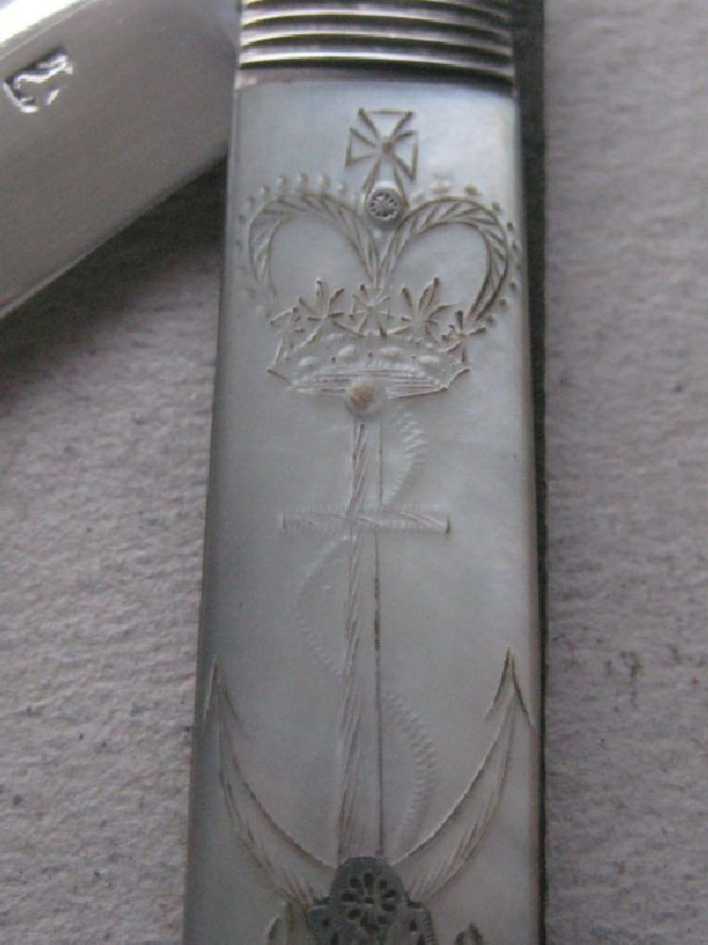 Rare George III Mother of Pearl Hafted Silver Bladed Folding Fruit Knife and Folding Fork - Image 5 of 10