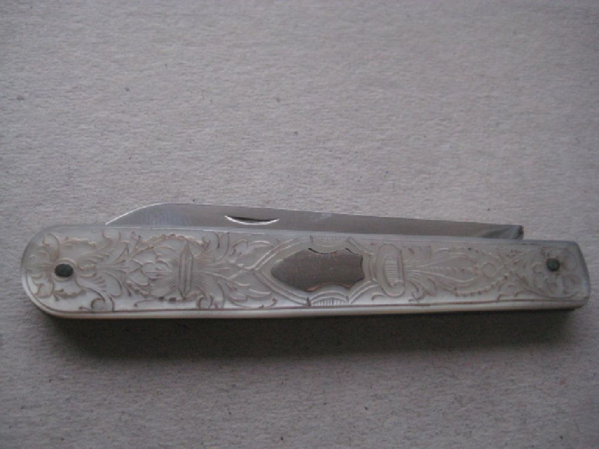 George V Mother of Pearl Hafted Silver Bladed Folding Fruit Knife - Image 8 of 9