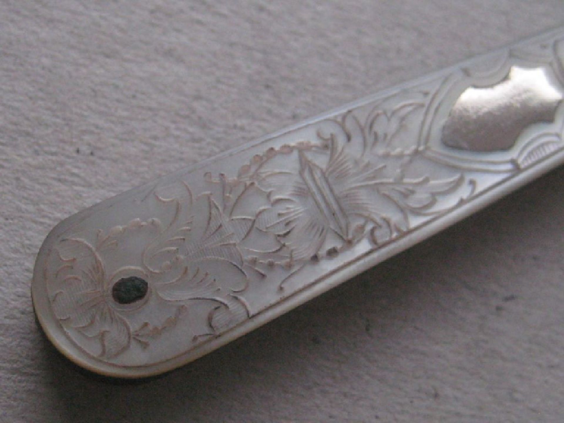 George V Mother of Pearl Hafted Silver Bladed Folding Fruit Knife - Image 3 of 9