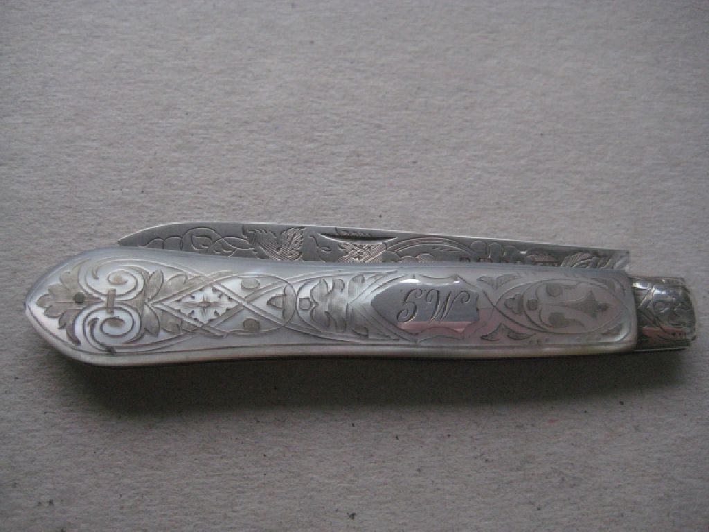 Victorian Mother of Pearl Hafted Silver Bladed Folding Fruit Knife and Fork, Cased - Image 13 of 23