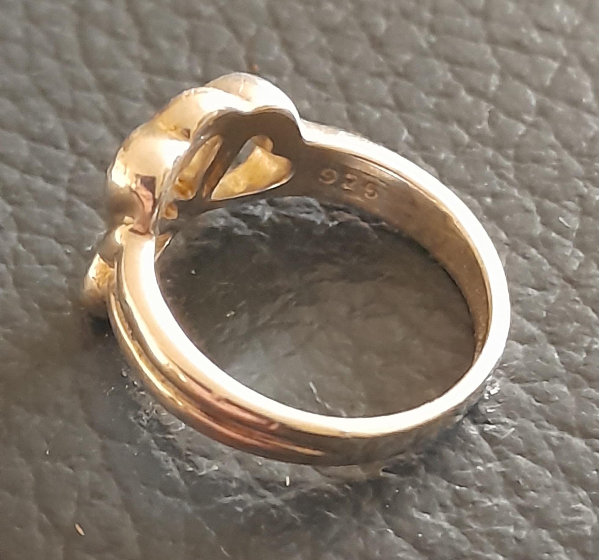 Tiffany and Co Three Heart Ring. - Image 2 of 4
