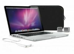 iLuv Essential Gift Pack for 15" MacBook Air/Pro Or PC Laptop