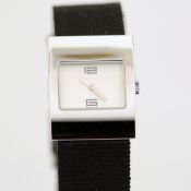 Gucci / 4900L - (Unworn) Lady's Steel Wrist Watch