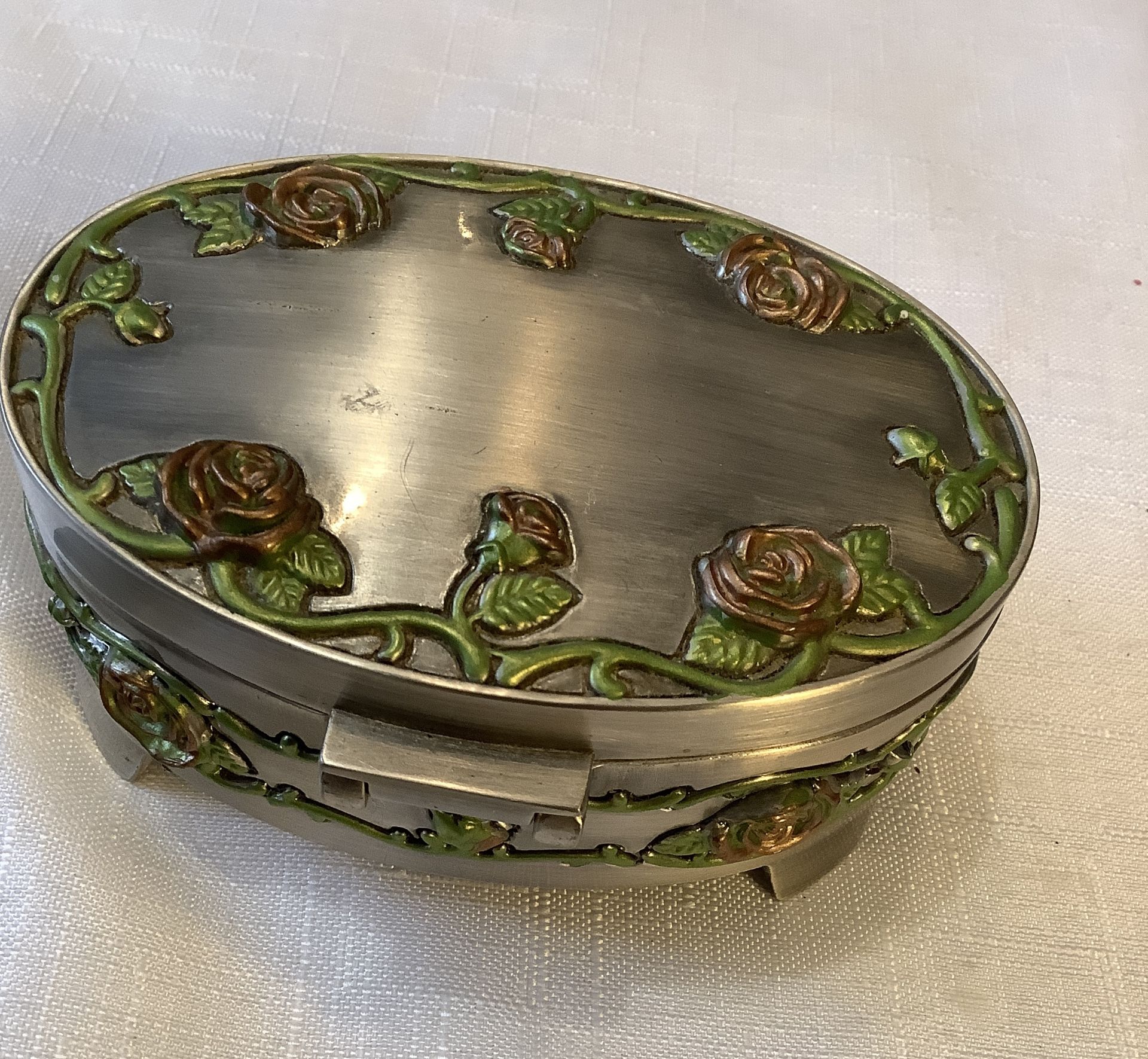 Vintage Oval Silver Plated and Enamel Floral Trinket/ Jewellery Box L10.5cm H5cm - Bild 2 aus 6