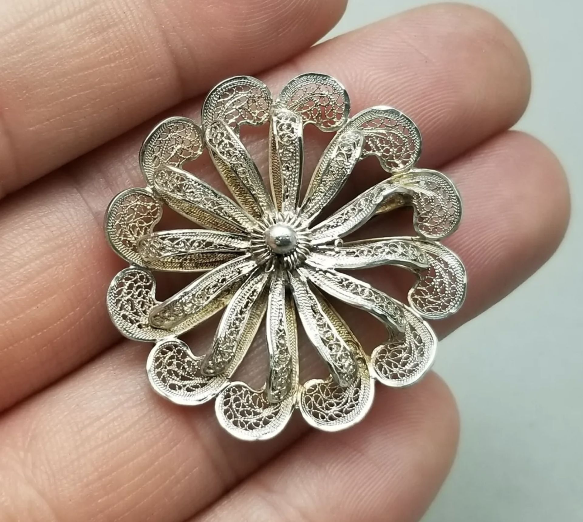 Vintage Silver Filigree Floral Broach 5.9g - Image 3 of 4