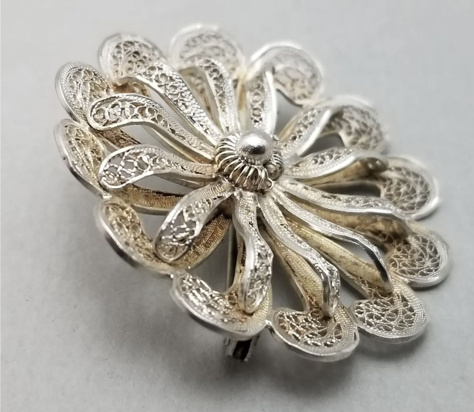 Vintage Silver Filigree Floral Broach 5.9g