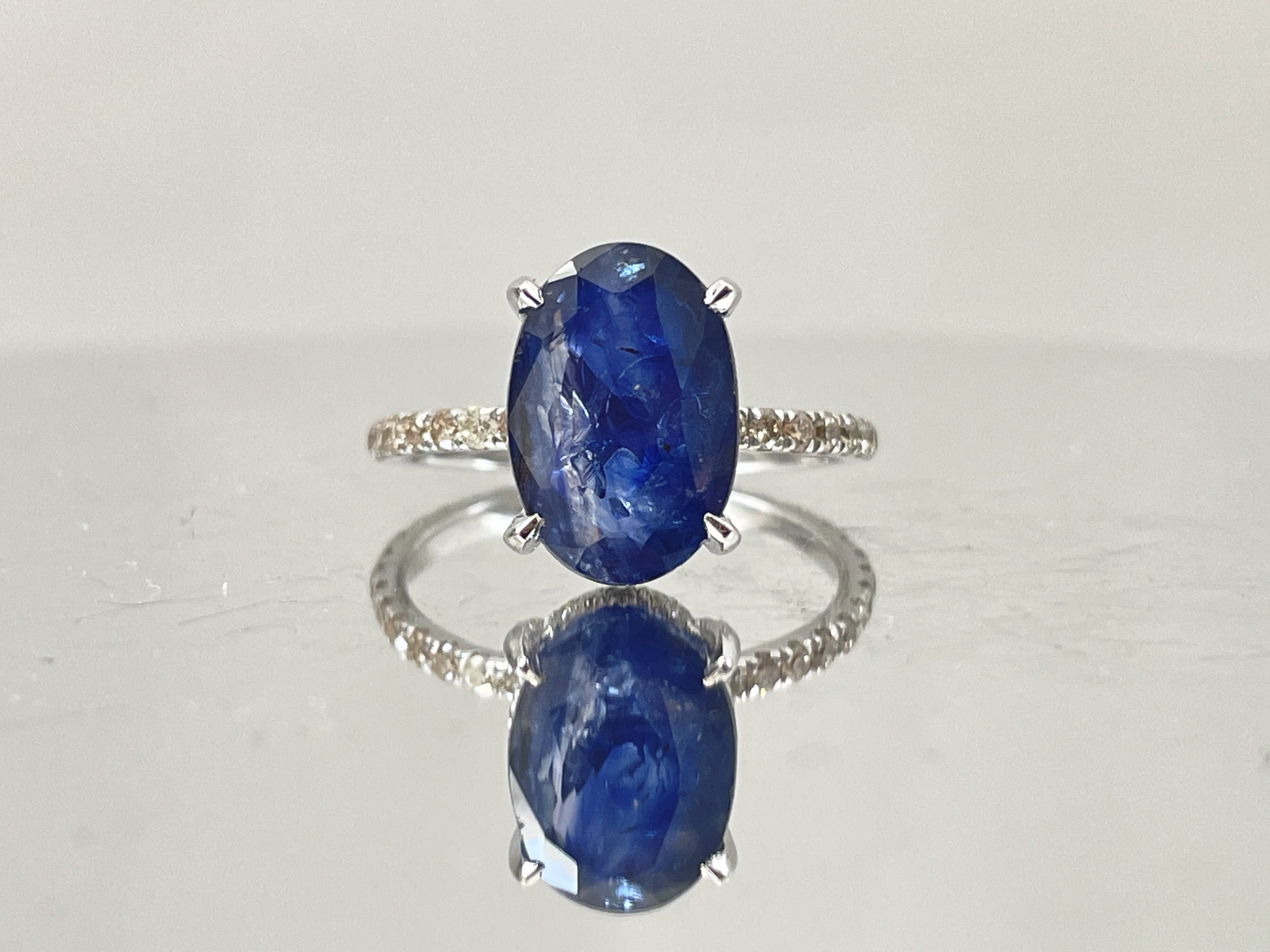 Beautiful 5.38 CT Natural Ceylon Royal Blue Sapphire Diamonds & 18k Gold