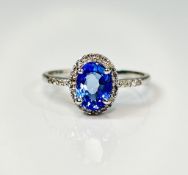Beautiful 1.73CT Unheated Ceylon Cornflour Blue Sapphire Diamonds & 18k Gold