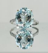 Beautiful Natural Flawless 5.81CT Aquamarine Ring With Diamonds and 18k Gold