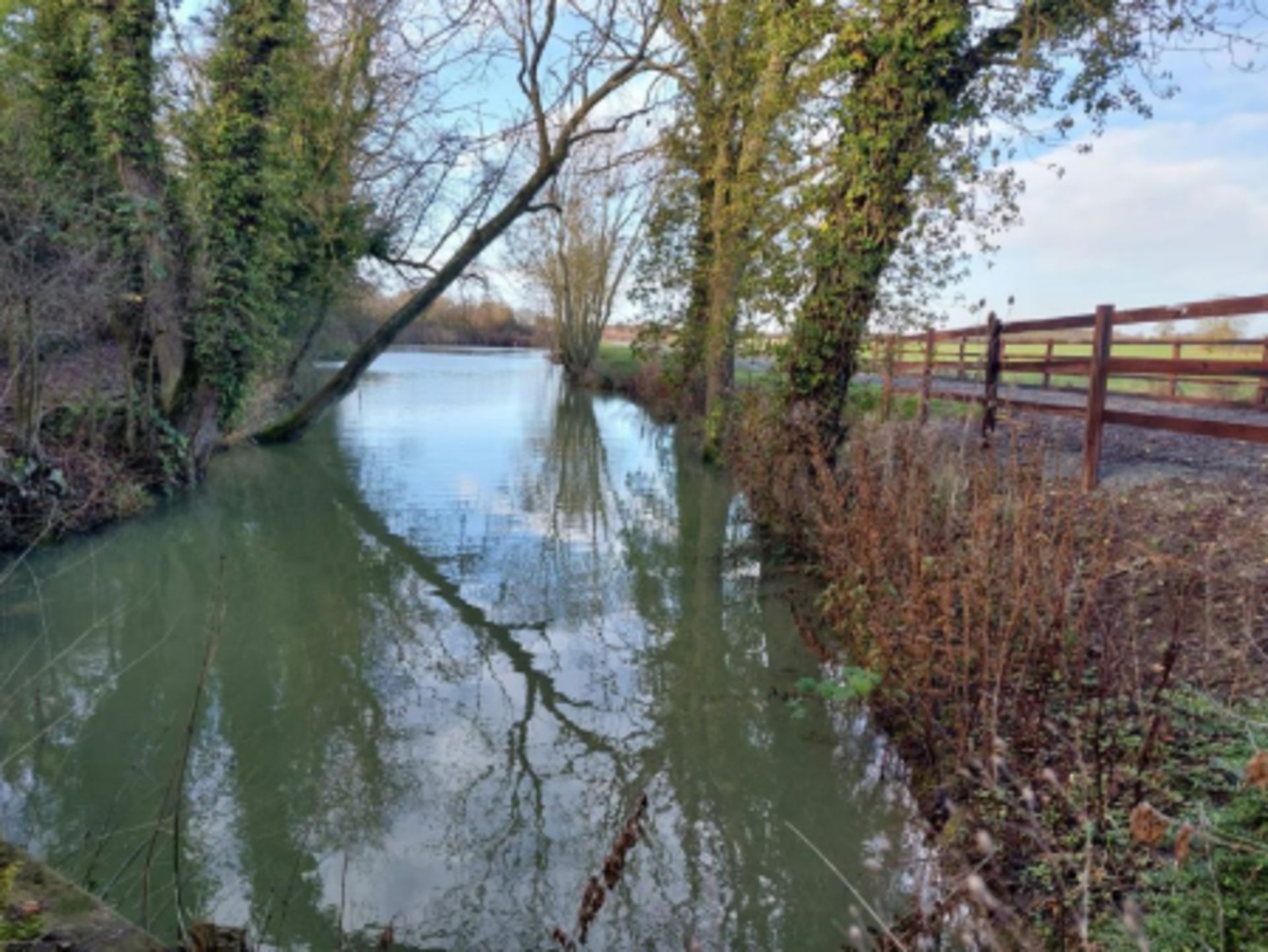 Brackenbury Fishery, White Cross Lane, Burton Pedwardine, Sleaford, Lincolnshire, NG34 0BZ - Image 4 of 16