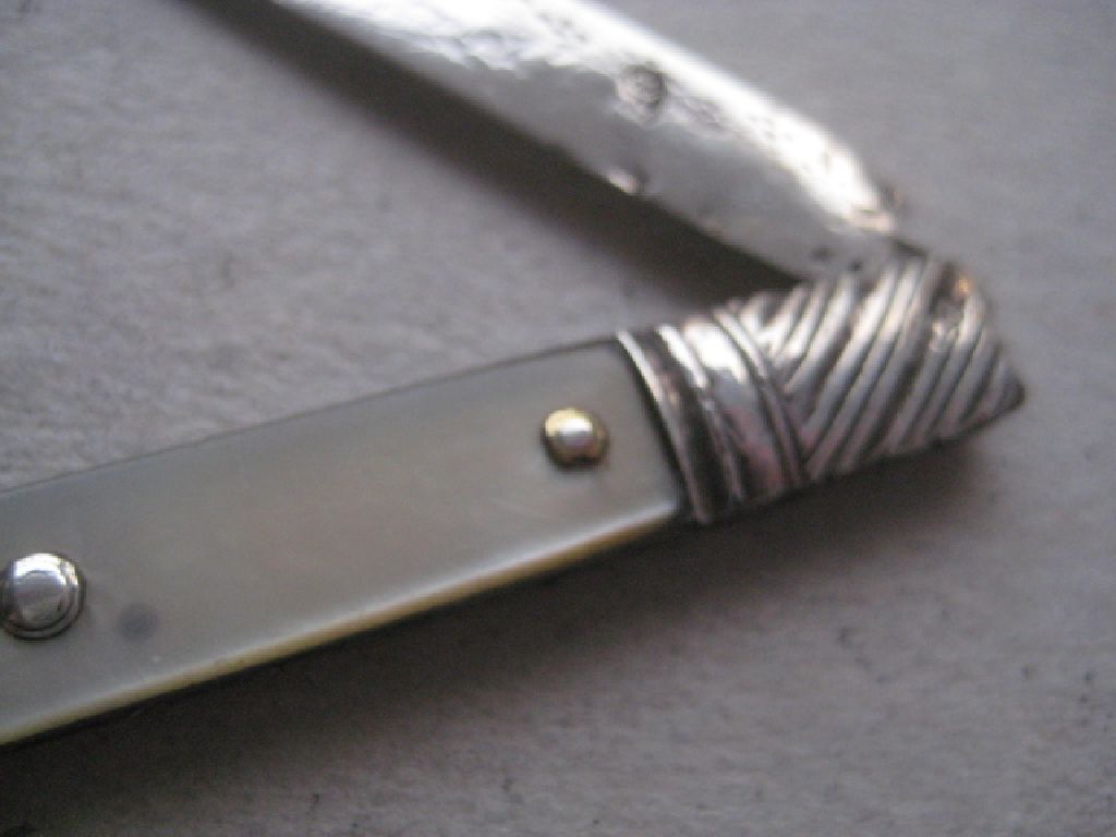 George III Mother of Pearl Hafted Silver Bladed Folding Fruit Knife - Image 4 of 9