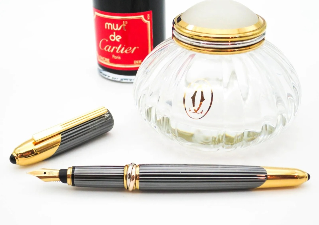 Brand New - Cartier - Les must - Cougar De Cartier LE Fountain Pen, Inkwell & Ink Presentation Se... - Image 2 of 9