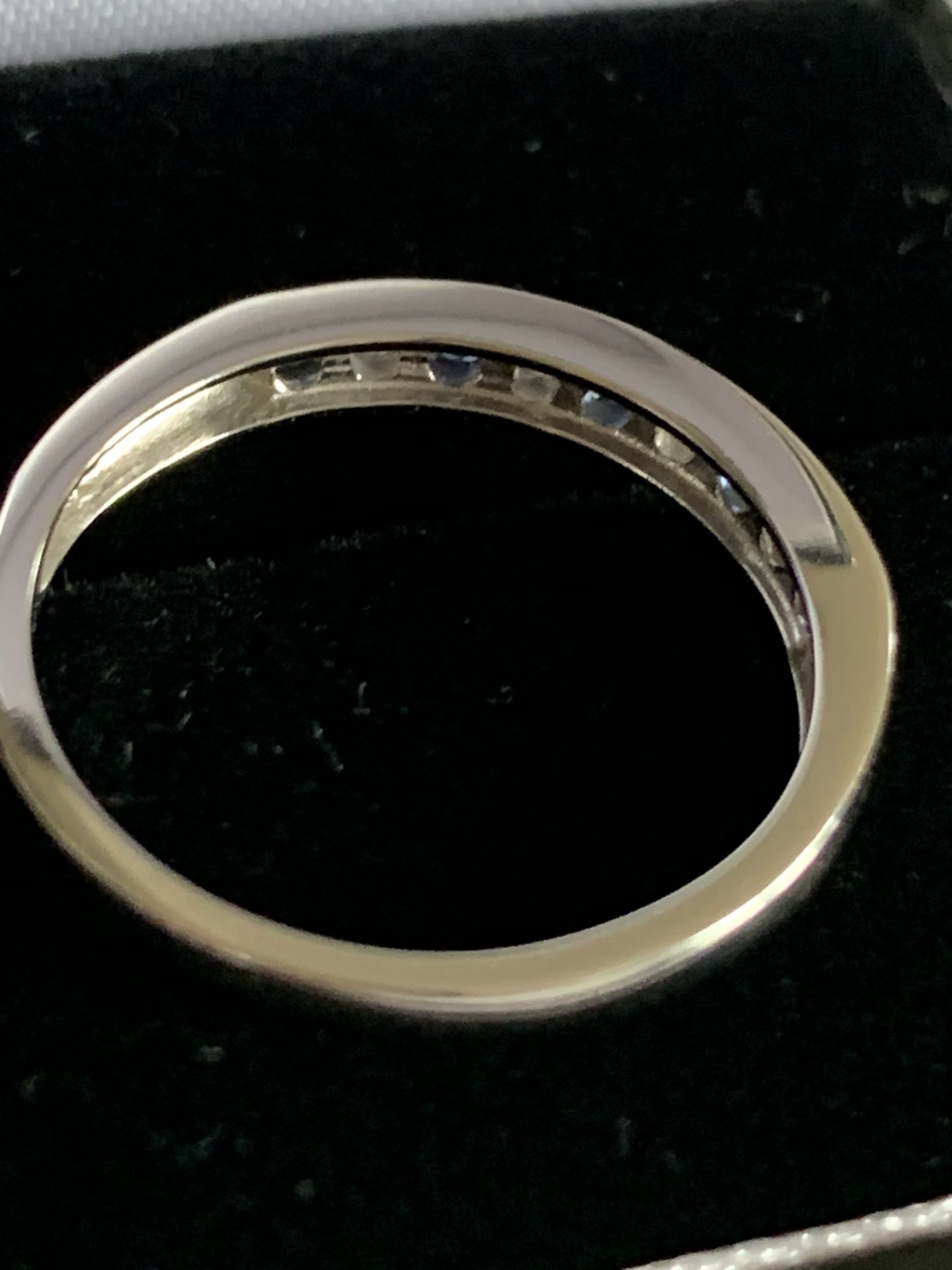 9ct White Gold Channel Set Semi Eternity Diamond & Sapphire Ring 0.12 - Image 10 of 10