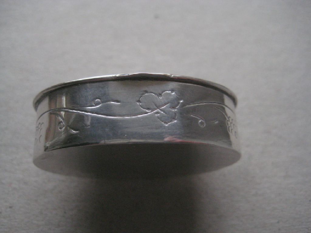 Vintage Continental Silver Pill Box - Image 5 of 8