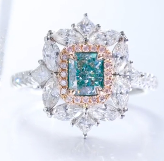 3.26ct Radiant Cut Fancy Green/Blue Diamond Ring - GIA Certified - Image 5 of 10