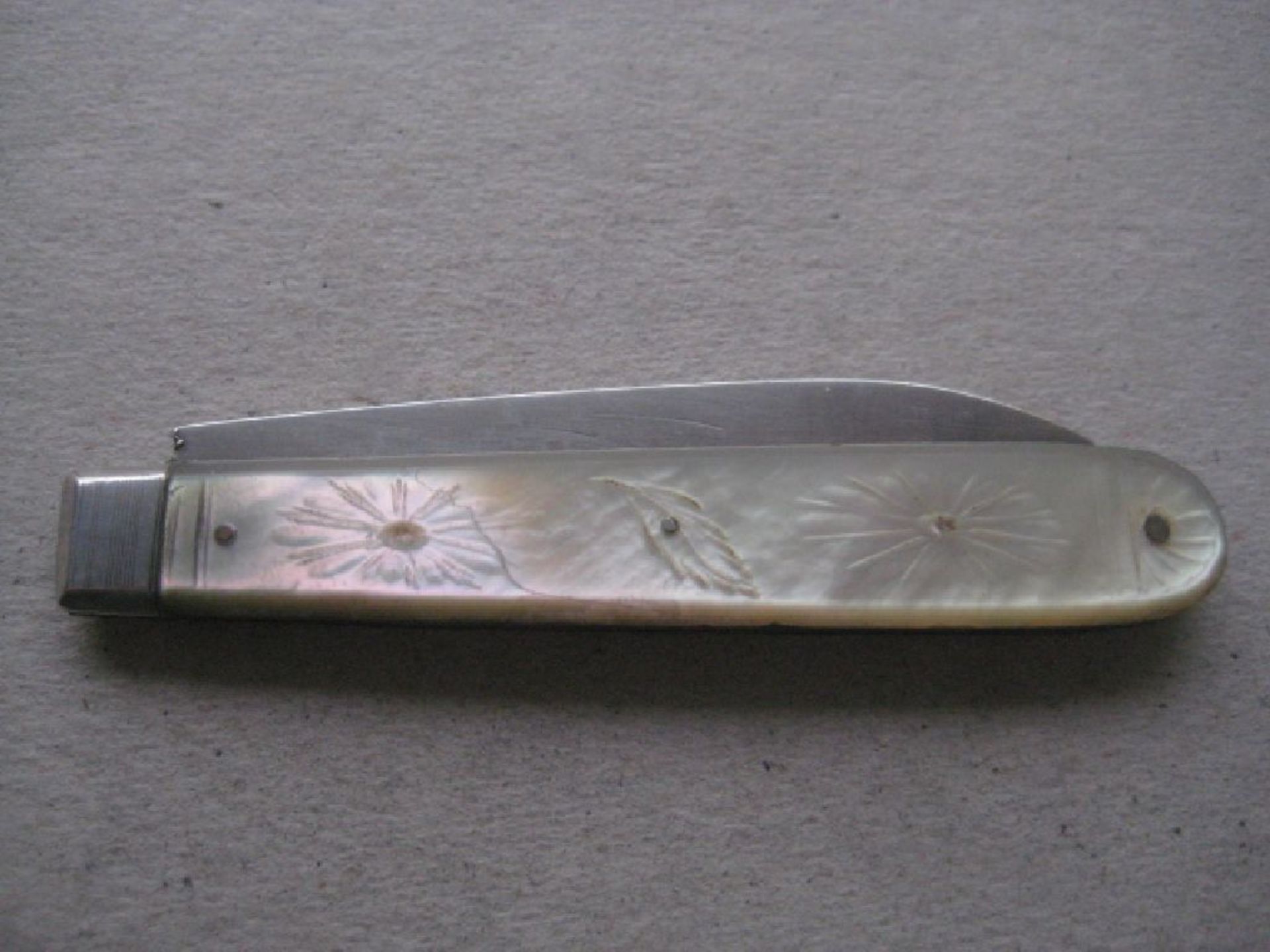 George IV Mother of Pearl Hafted Silver Bladed Folding Fruit Knife - Image 11 of 11