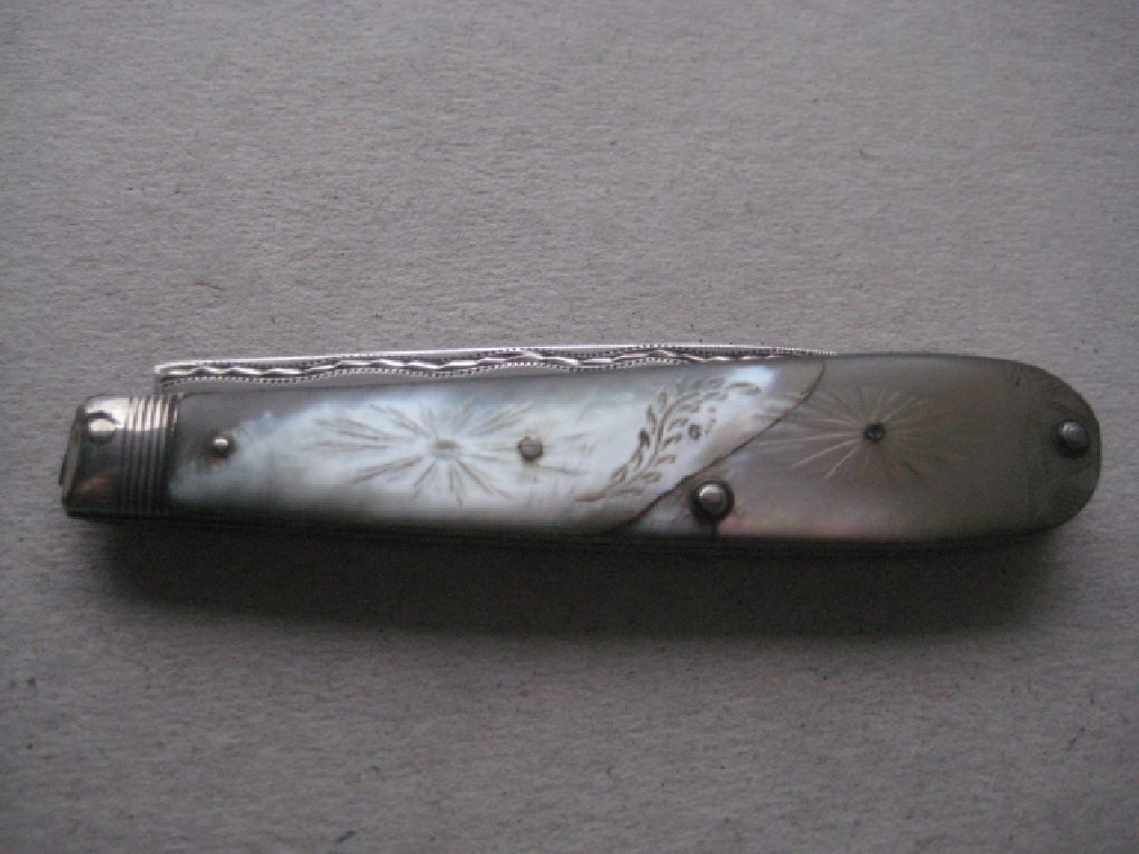 George Iii Mother of Pearl Hafted Twin Bladed Silver Bladed Folding Fruit Knife - Image 8 of 8