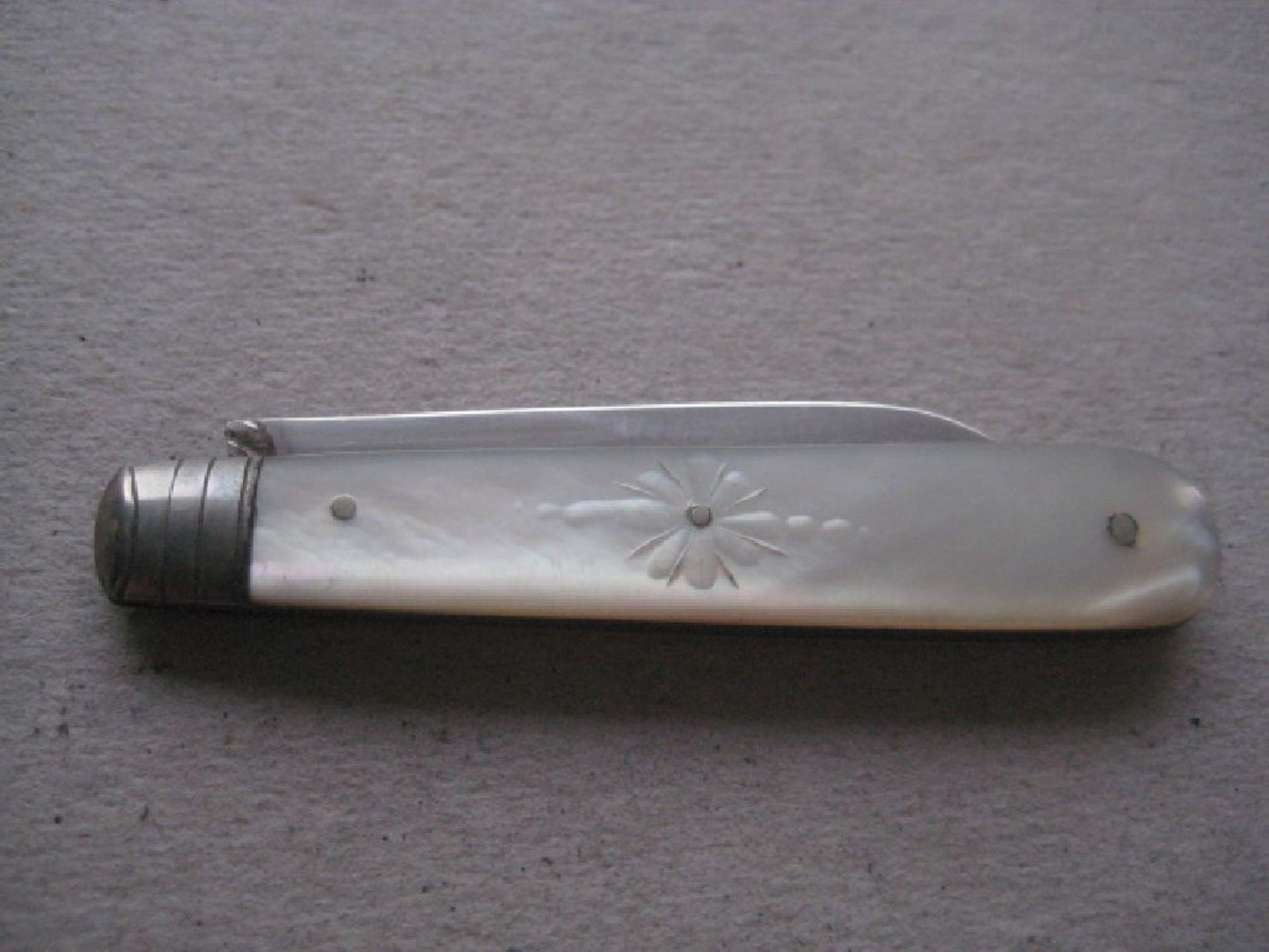 Edwardian Mother of Pearl Hafted Silver Bladed Folding Fruit Knife - Image 7 of 7