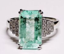 Large 4.82 tctw Natural Colombian Emerald and Diamonds Platinum Ring