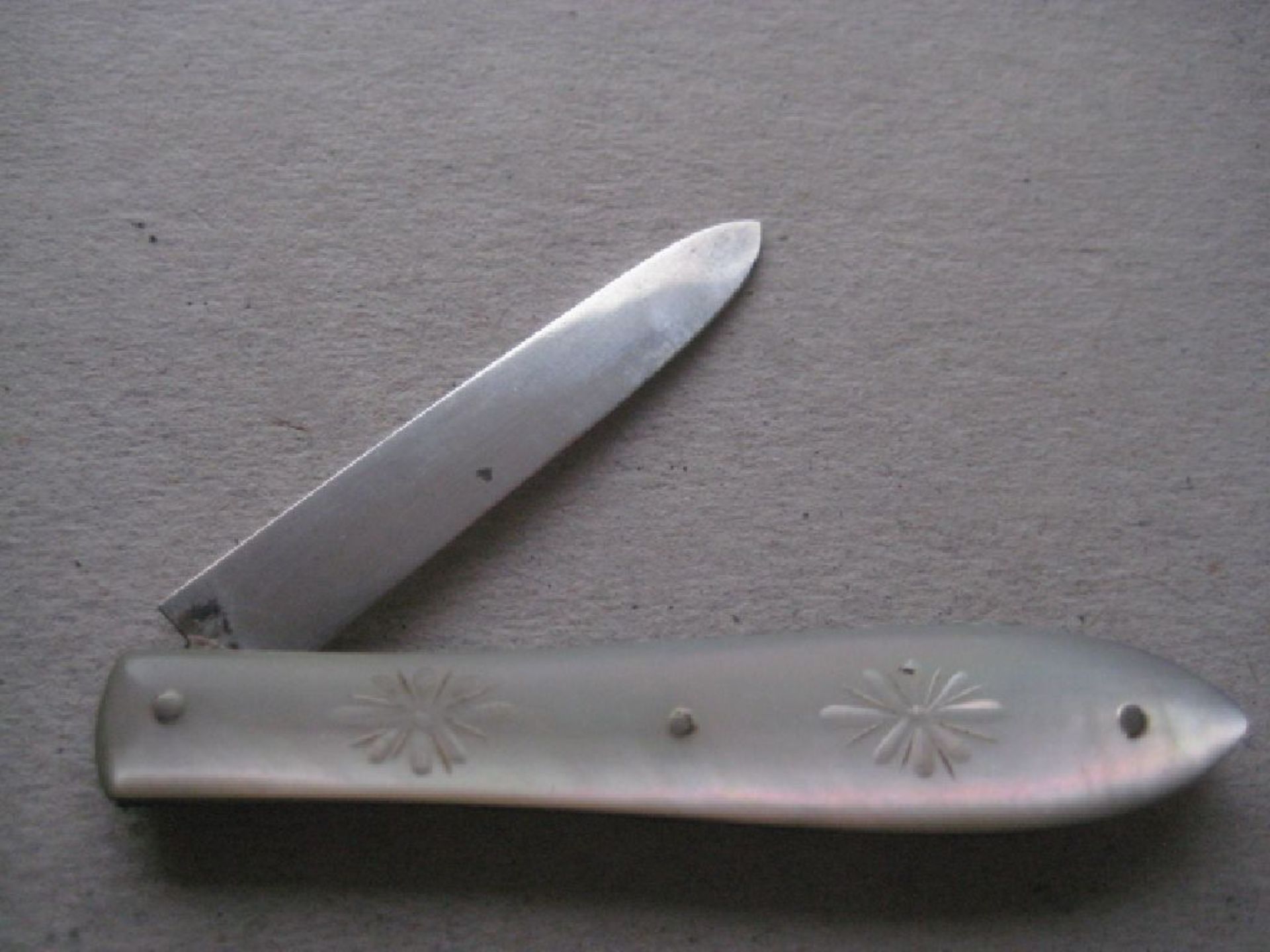 Victorian Mother of Pearl Hafted Silver Bladed Folding Fruit Knife - Image 2 of 9