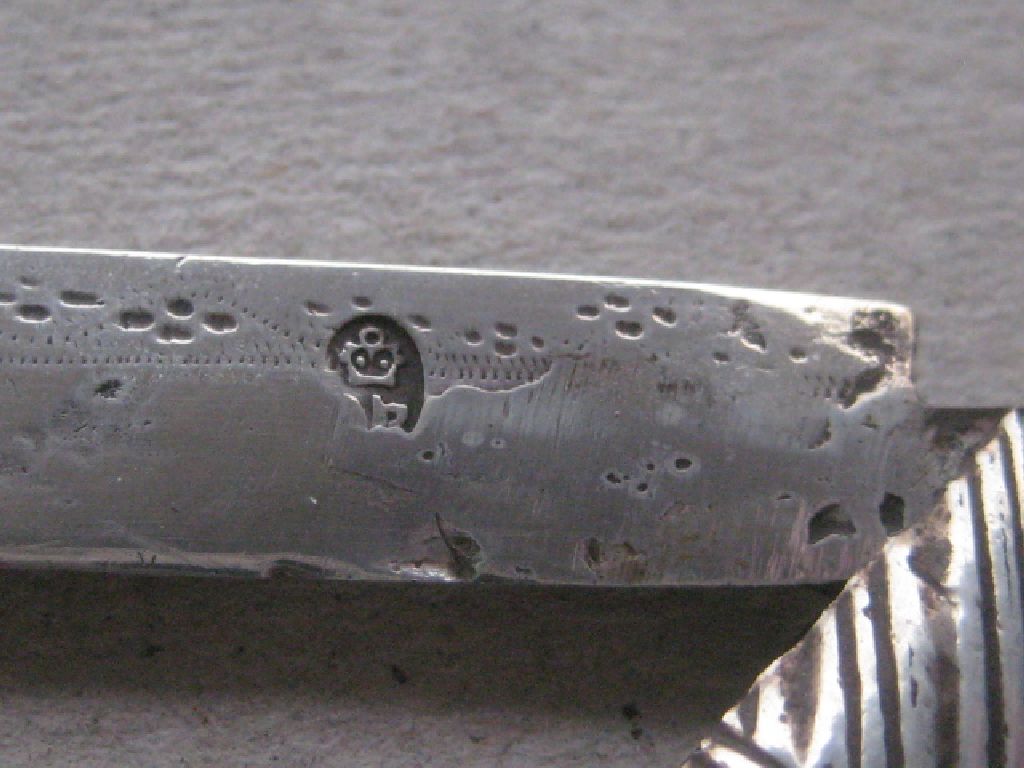 George III Mother of Pearl Hafted Silver Bladed Folding Fruit Knife - Image 5 of 9