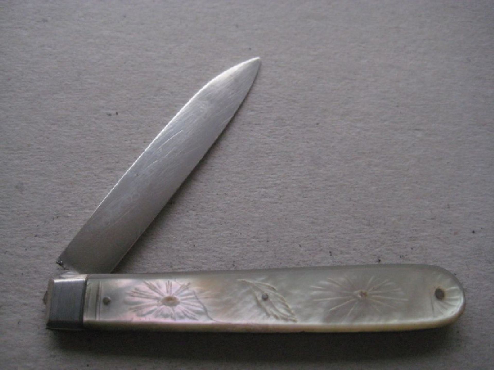 George IV Mother of Pearl Hafted Silver Bladed Folding Fruit Knife - Image 2 of 11